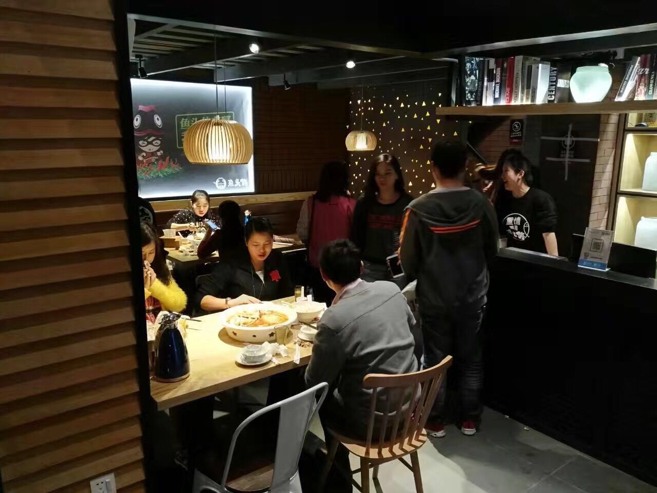 餐厅沙发桌椅装修不大众化..