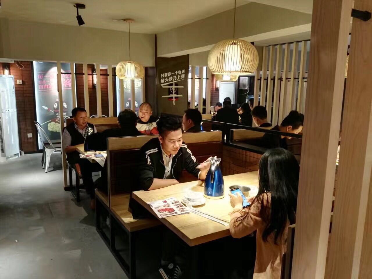 餐厅沙发桌椅装修不大众化..