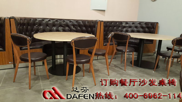 茶餐厅沙发卡座,茶餐厅沙发桌椅安装现场实拍图