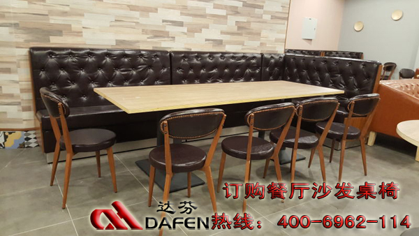 茶餐厅沙发卡座,茶餐厅沙发桌椅安装现场实拍图