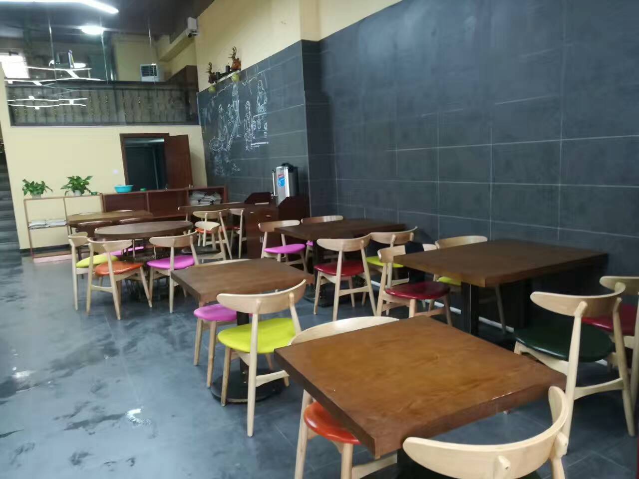 几面.小面馆餐桌椅达芬定制400-6962-114